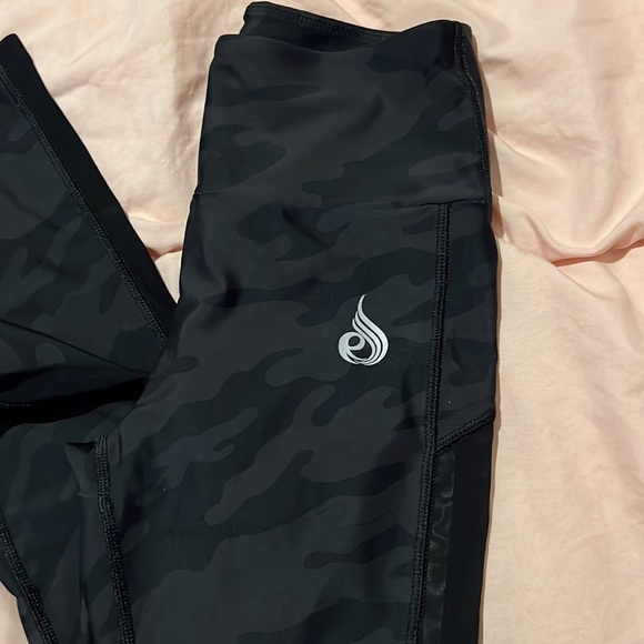 Ryder wear leggings polyester material like new - Picture 4 of 6